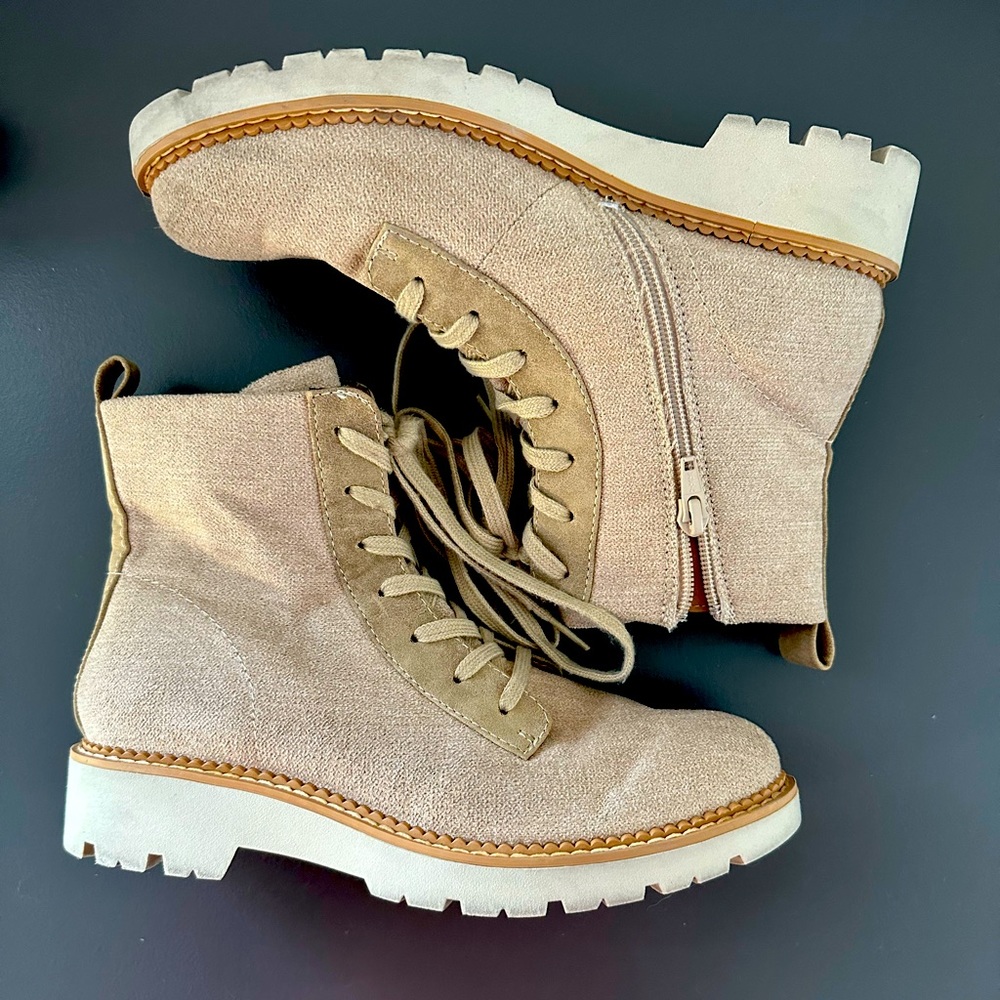 EuroSoft Womens Blaike Chic Military Boots
Color: Stone Taupe Suede. Size 7M